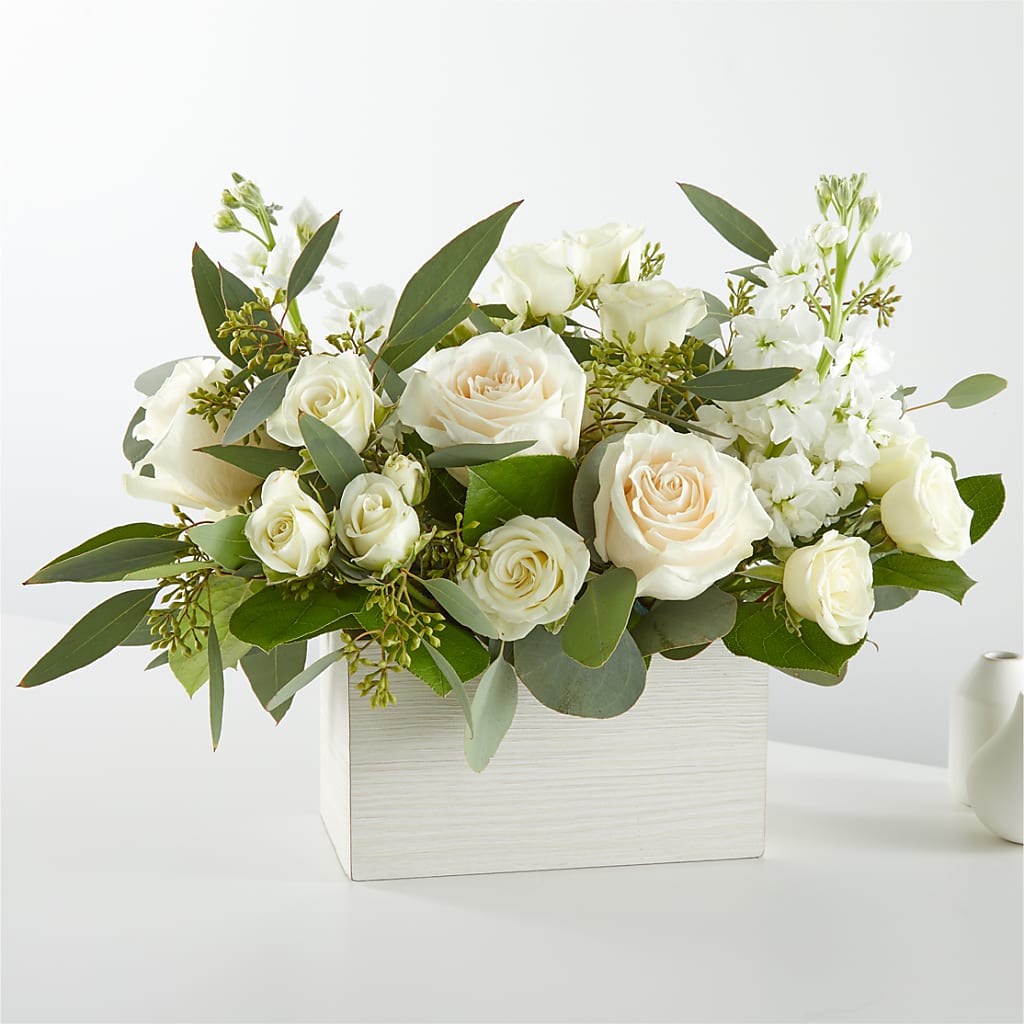 Fresh Linen Box Bouquet – HEART LAKE FLOWERS & GIFTS, Brampton ON