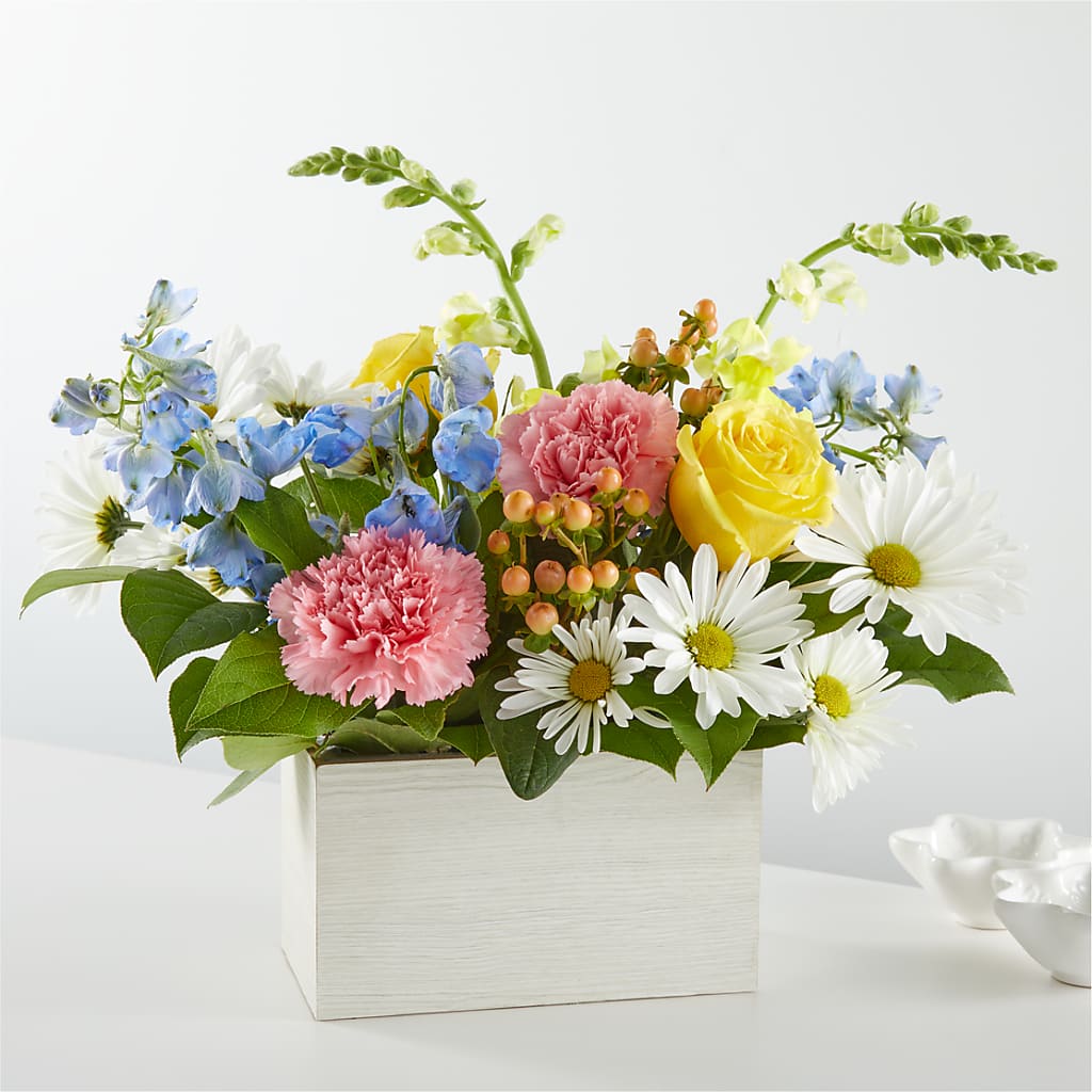 Sun Salutation Box Bouquet – HEART LAKE FLOWERS & GIFTS, Brampton ON
