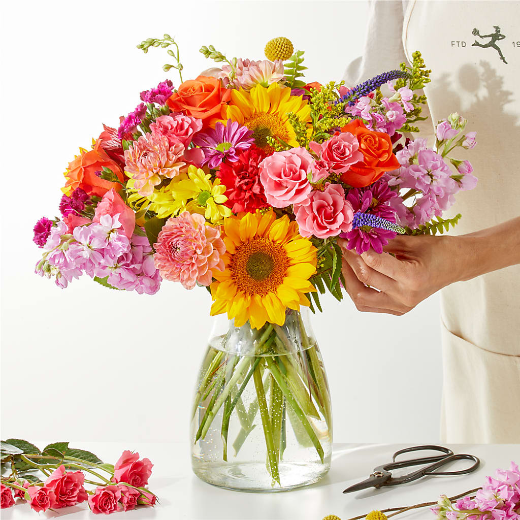 Cue the Confetti - A Florist Original – HEART LAKE FLOWERS & GIFTS, Brampton ON