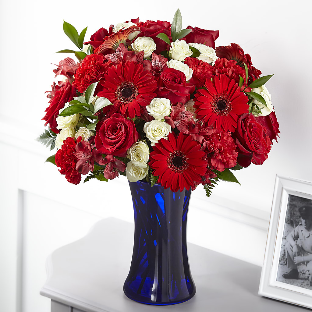 Hearts Embrace Bouquet – HEART LAKE FLOWERS & GIFTS, Brampton ON