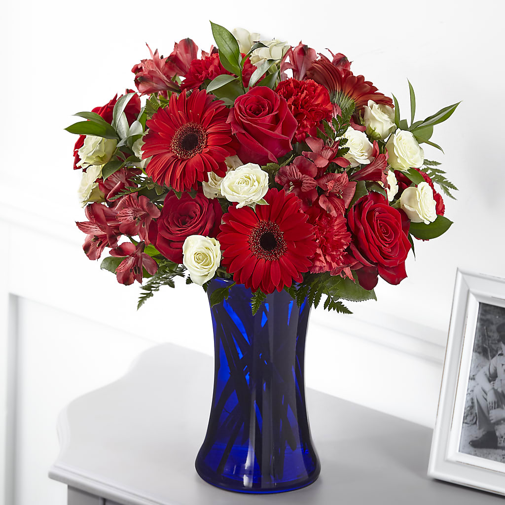 Hearts Embrace Bouquet – HEART LAKE FLOWERS & GIFTS, Brampton ON