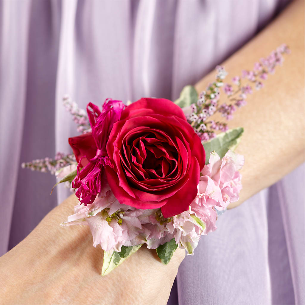 Rose Charm Corsage – HEART LAKE FLOWERS & GIFTS, Brampton ON