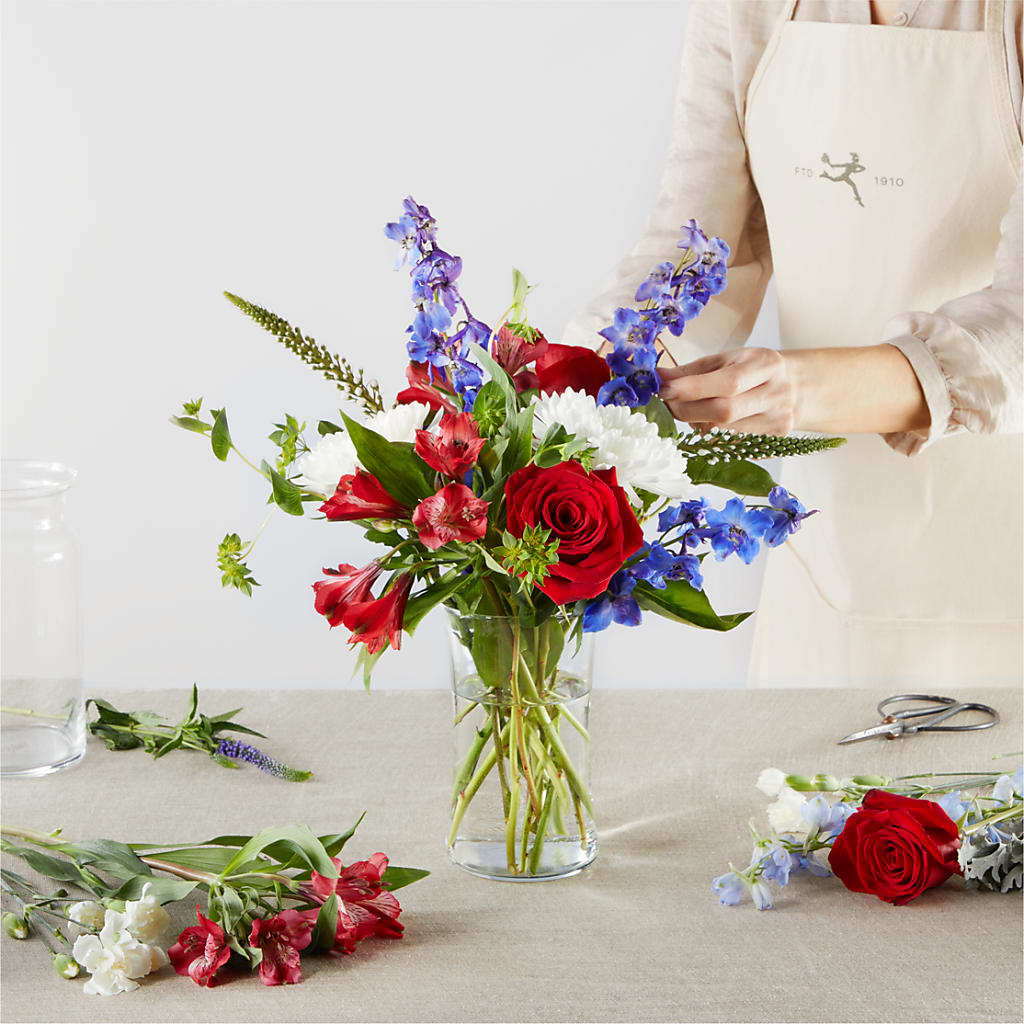Star Spangled - A Florist Original – HEART LAKE FLOWERS & GIFTS, Brampton ON