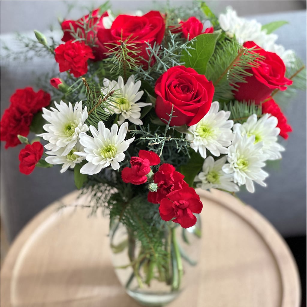 Seasonal Magic Bouquet – HEART LAKE FLOWERS & GIFTS, Brampton ON