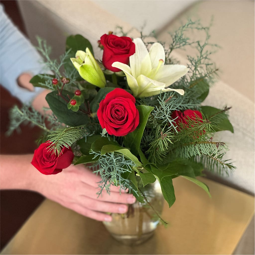 Glittering Lights Bouquet – HEART LAKE FLOWERS & GIFTS, Brampton ON