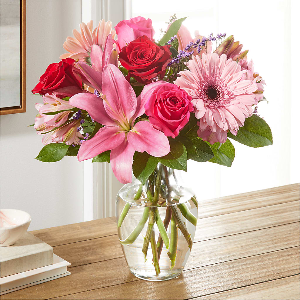 Lots of Love Bouquet – HEART LAKE FLOWERS & GIFTS, Brampton ON